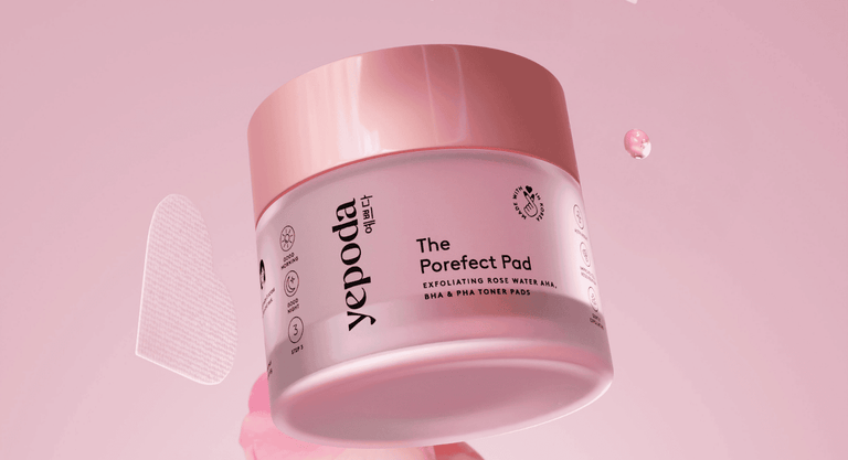 Come restringere i pori del viso: 6 step della skincare routine che possono aiutare a ridurli